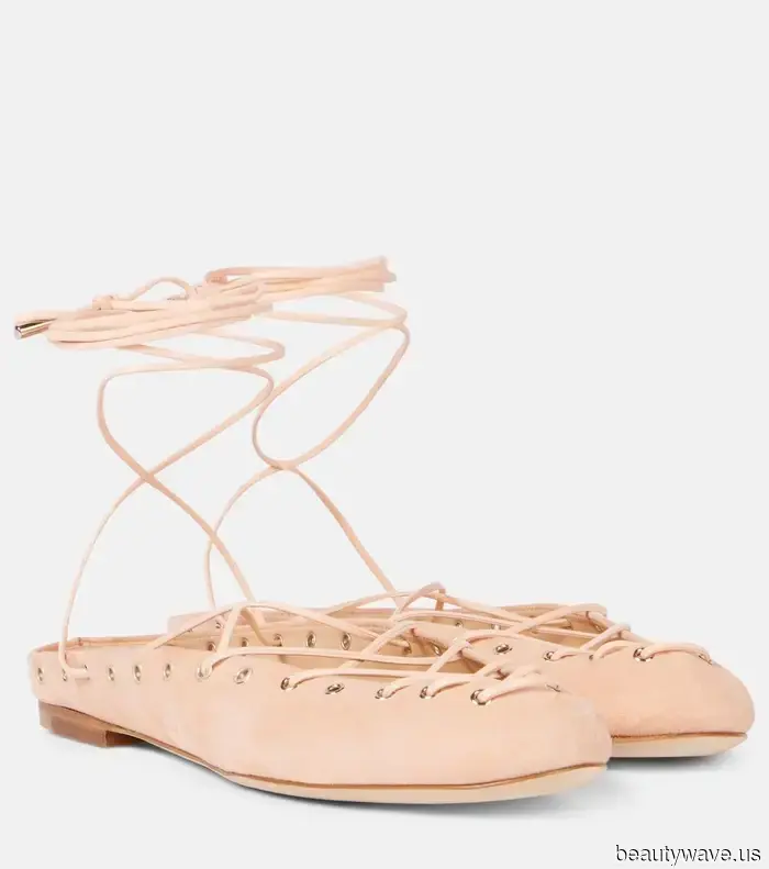 Wait—I've just noticed that the most stylish flat shoes share this particular detail.