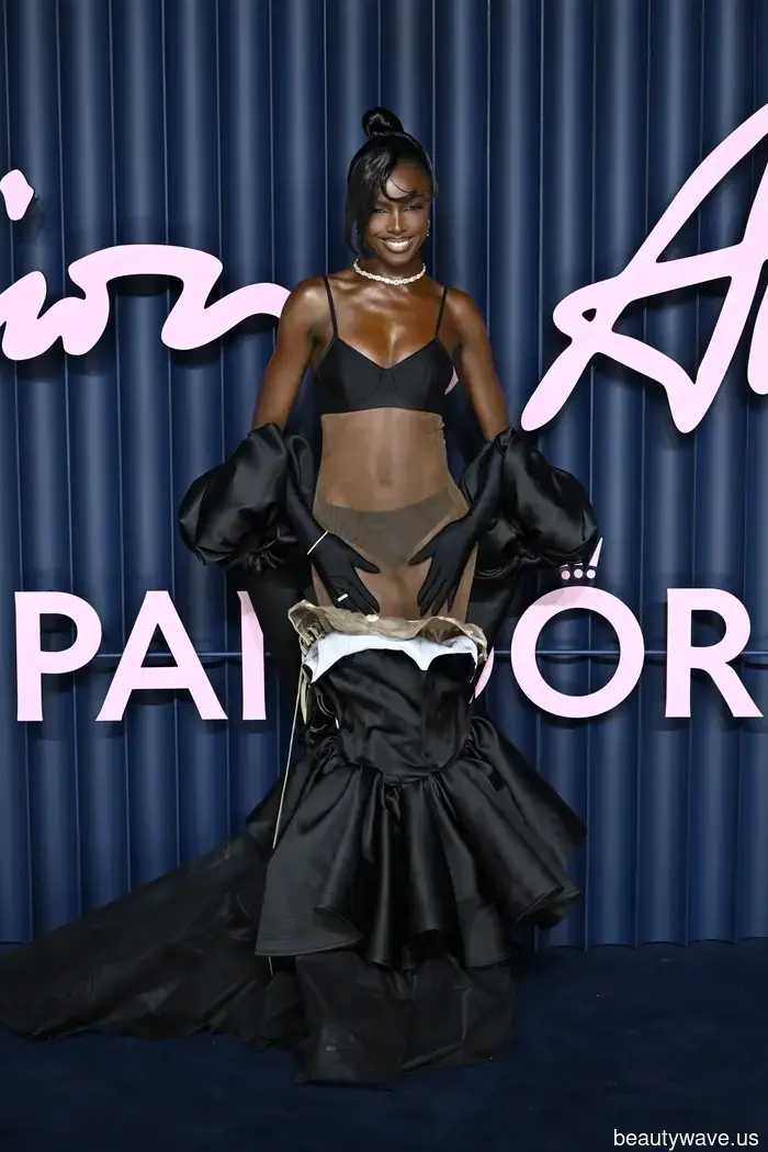 Алекса! Сиенна!&mdash;Самые потрясающие образы с красной дорожки Fashion Awards