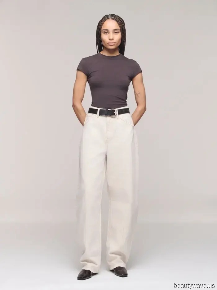 If you're planning to wear white jeans this summer, this shoe trend always gives them a stylish touch.