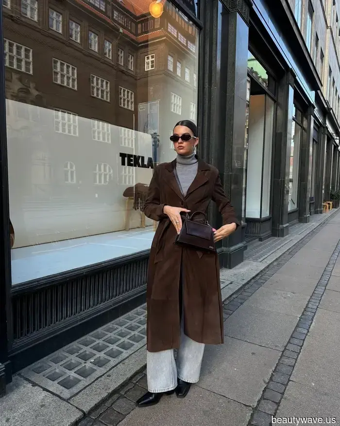 These two essential winter wardrobe pieces are crucial for creating one of the most sophisticated outfit combinations imaginable.