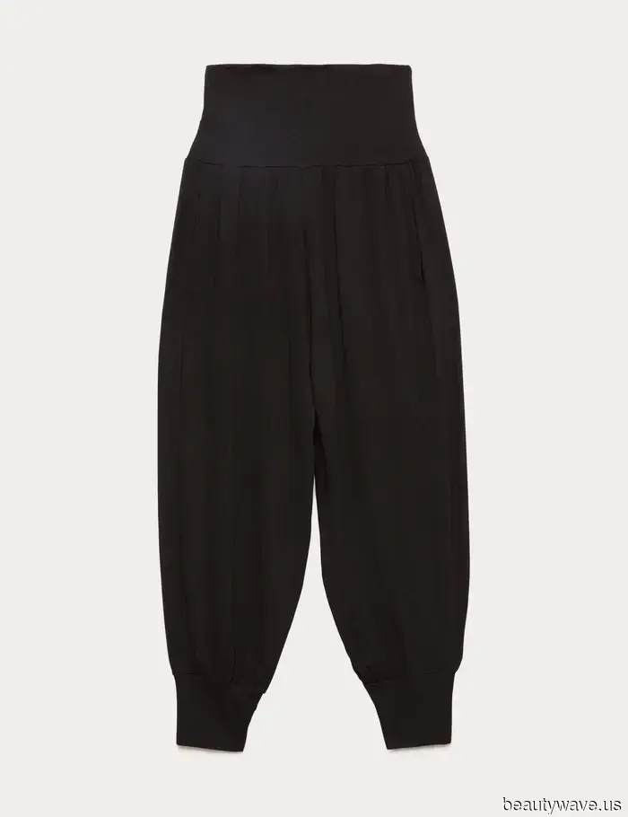 Black Capri Pants Are Dull—Chic Women Are Opting for These 7 Capri Legging Trends Instead