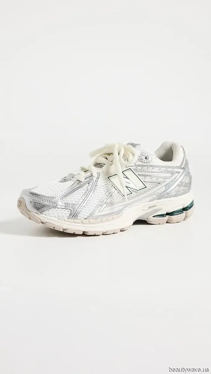 Mia sorella continua a prendere i miei jeans e le mie sneakers, quindi le faccio prendere i suoi&mdash;32 scelte chic che consiglio vivamente