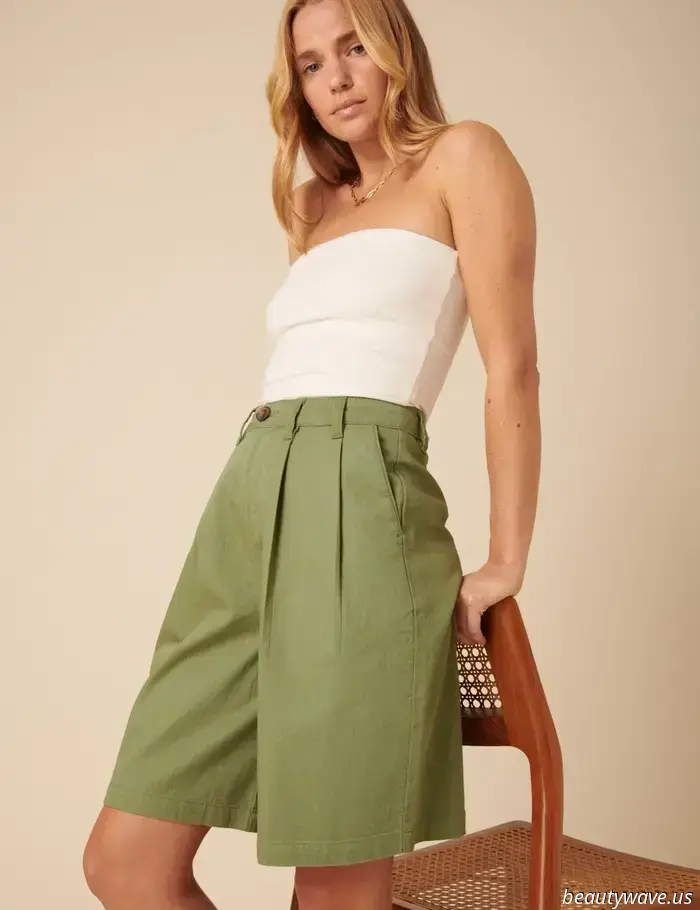 Is it only me, or have fashion enthusiasts everywhere started opting for this cooler year-round silhouette instead of sandals?
