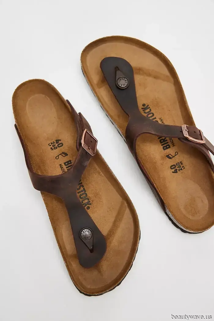 If you want to appear more like a New Yorker while wearing Birkenstocks, opt for this particular style paired with this pant trend.