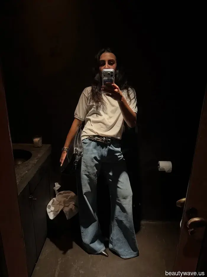 Apologies, Flats—This spring, everyone in Paris and NYC is exclusively wearing jeans with heels.