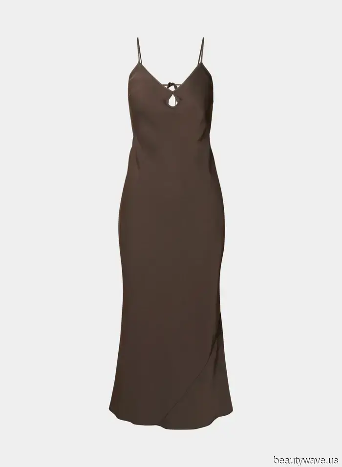 Here’s How to Style Last Season's Popular Rich Color Trend in 70° Weather.