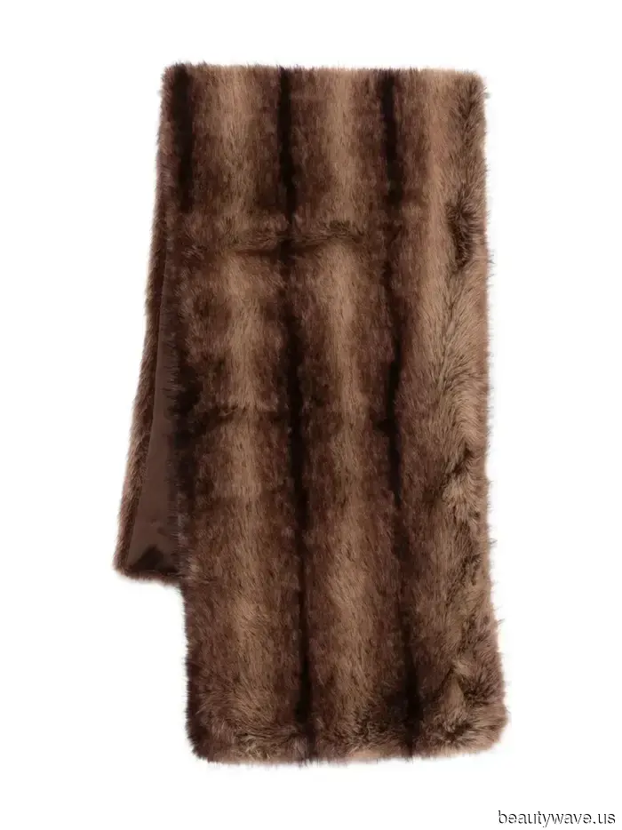 8 Luxurious-Looking Pieces I'm Noticing on the Most Stylish French Women This Winter