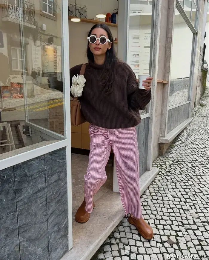 Spiacente, Jeans&mdash;Le ragazze alla moda di Londra stanno abbandonando i loro jeans per questa tendenza di pantaloni casual invece.