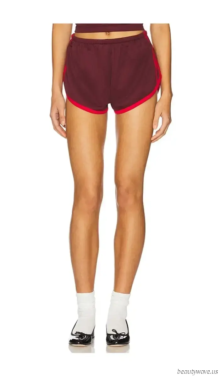 Das ist der Farbttrend bei Shorts, den alle zu tragen beginnen, weil der Herbst nächsten Monat beginnt.