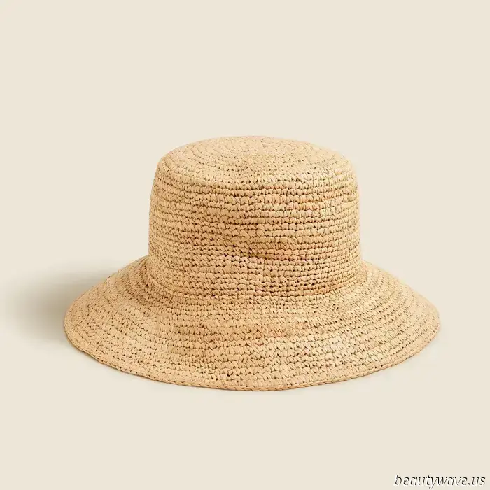 I've mastered the skill of packing a beach bag—these 12 beauty items are a must-have.