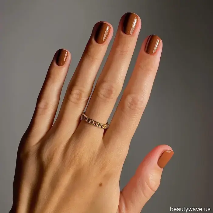 The Most Fashionable Individuals Are Donning These 11 Nail Colors Recommended by Experts This September