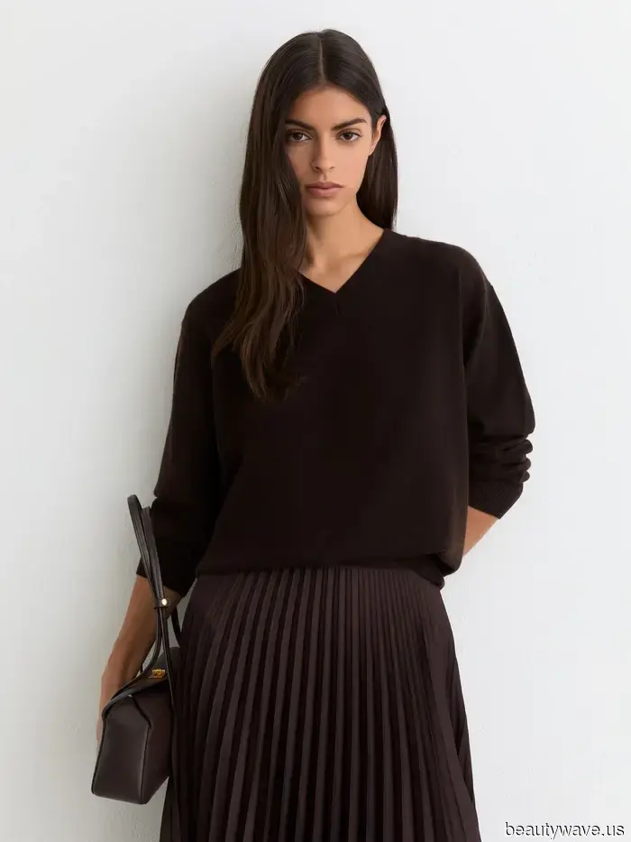 My friend inquired about how I manage to dress stylishly in such cold weather—these 7 chic pieces are the key.