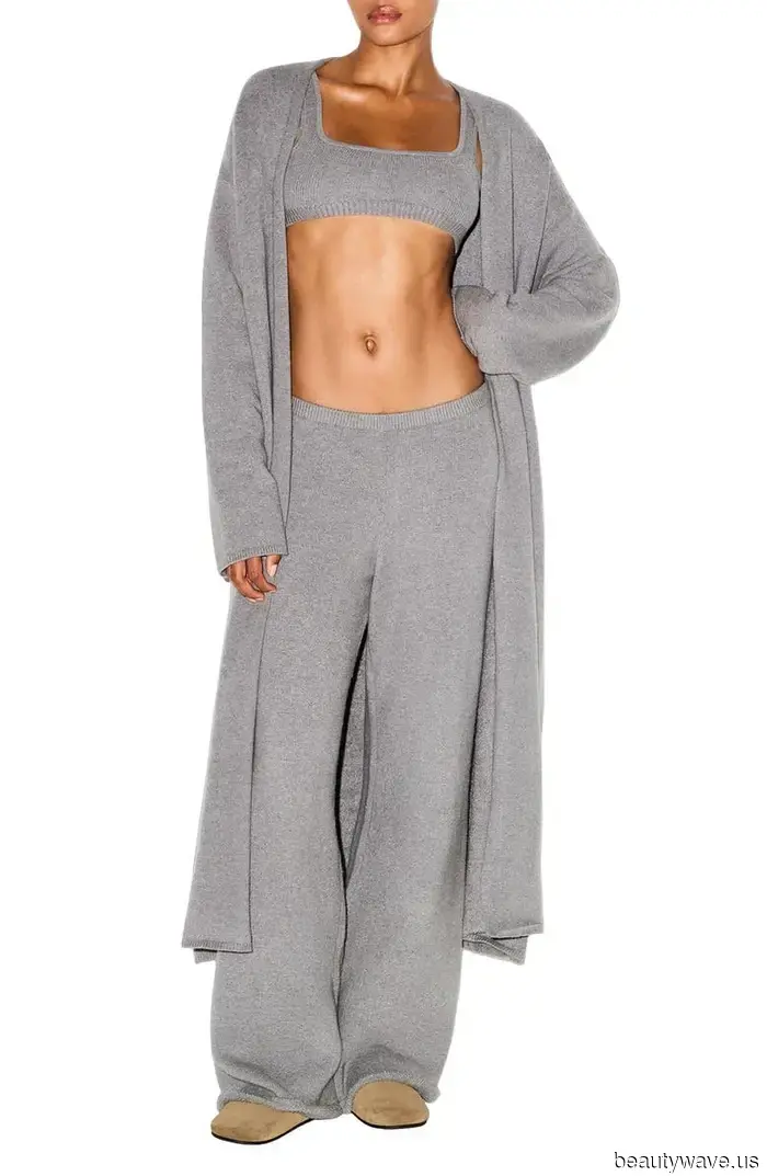 Jennifer Aniston's 1999 airport outfit formula continues to be favored by the most stylish travelers at LAX, CPH, and CDG.