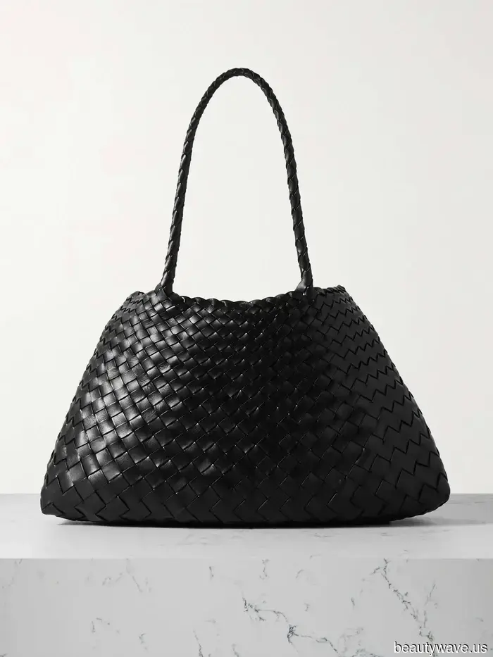 Fashionable individuals understand that a monochrome outfit is the simplest method to appear stylish and feel great.