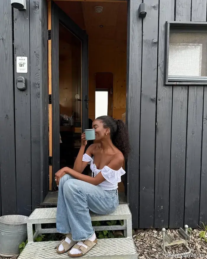 Questi 5 outfit dimostrano che la "scarpa brutta" preferita dalla moda appare così elegante con il denim.