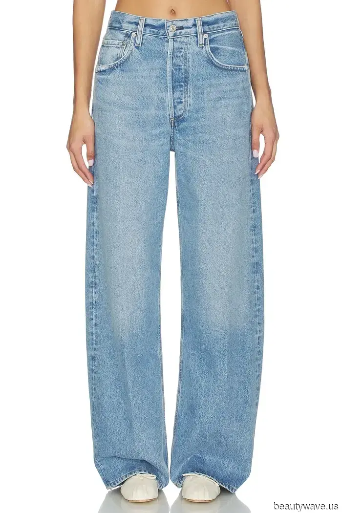 In NYC, every fashionable woman is currently pairing this flat-shoe trend with jeans.