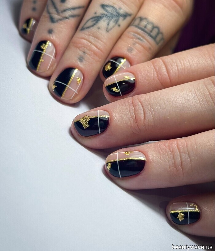 Football Season Is Here—24 (Non-Cliché) Manicures to Embrace Your Inner WAG