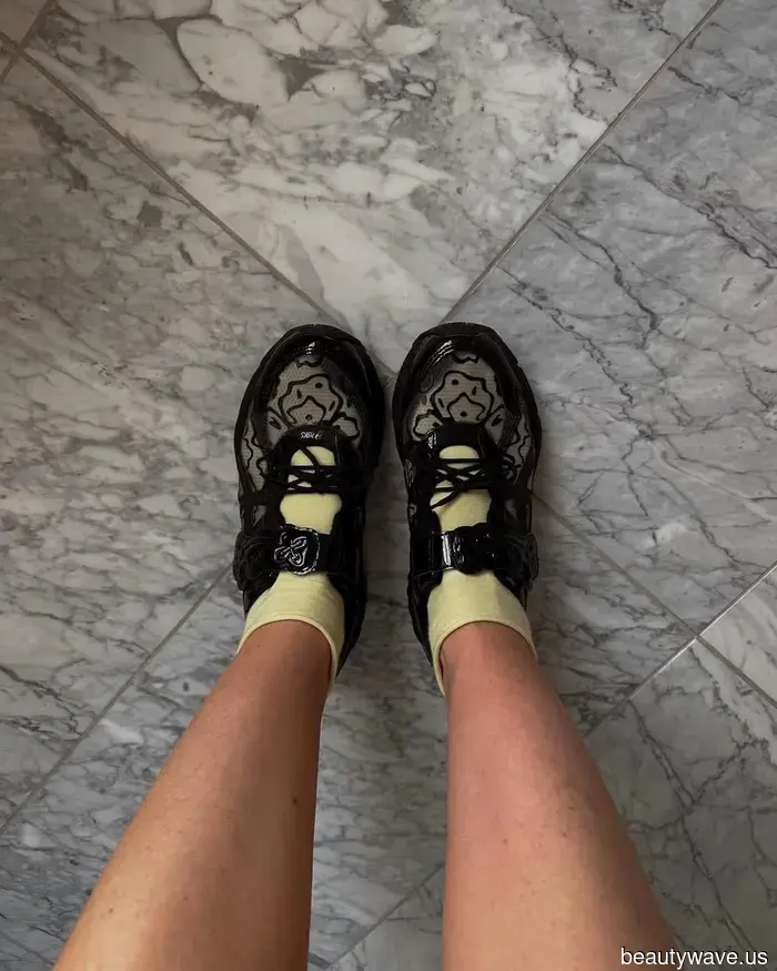 Quasi Sneakers, Quasi Ballerine&mdash;Adorerai o Odierai Questa Nuova Tendenza di Scarpe Ibride