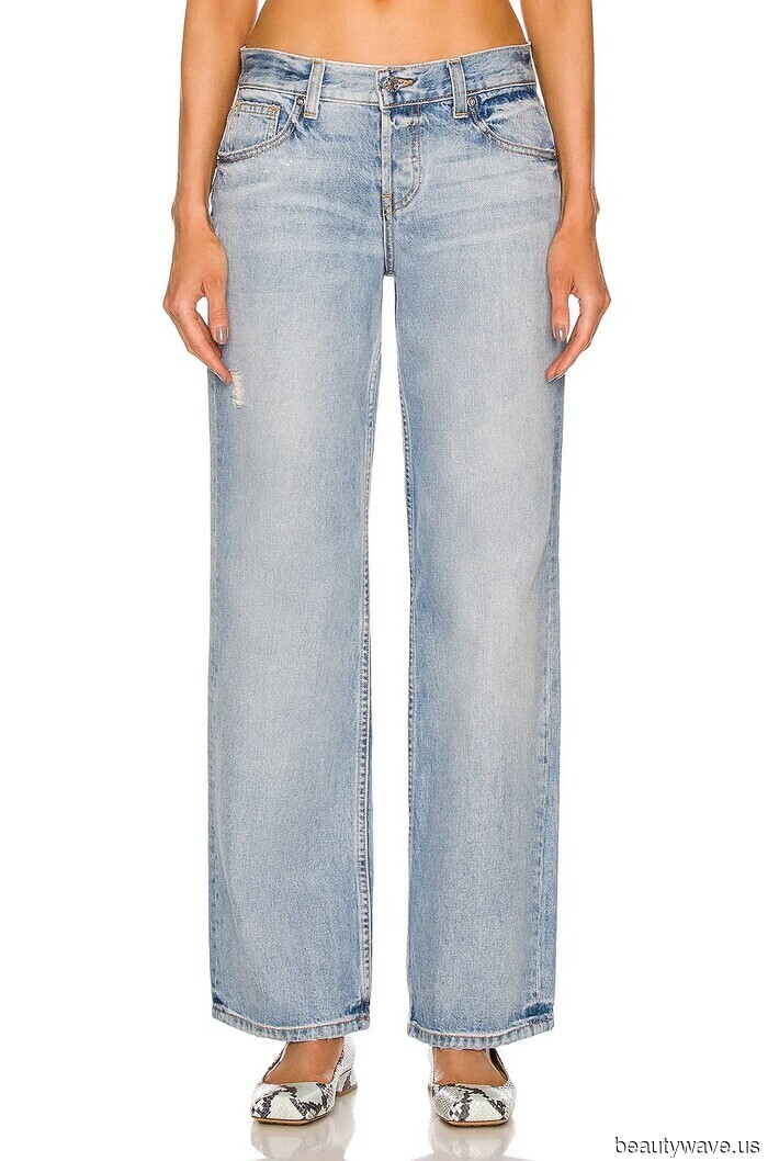 This is the denim color trend that everyone is pairing with high heels (and no, it’s not black).