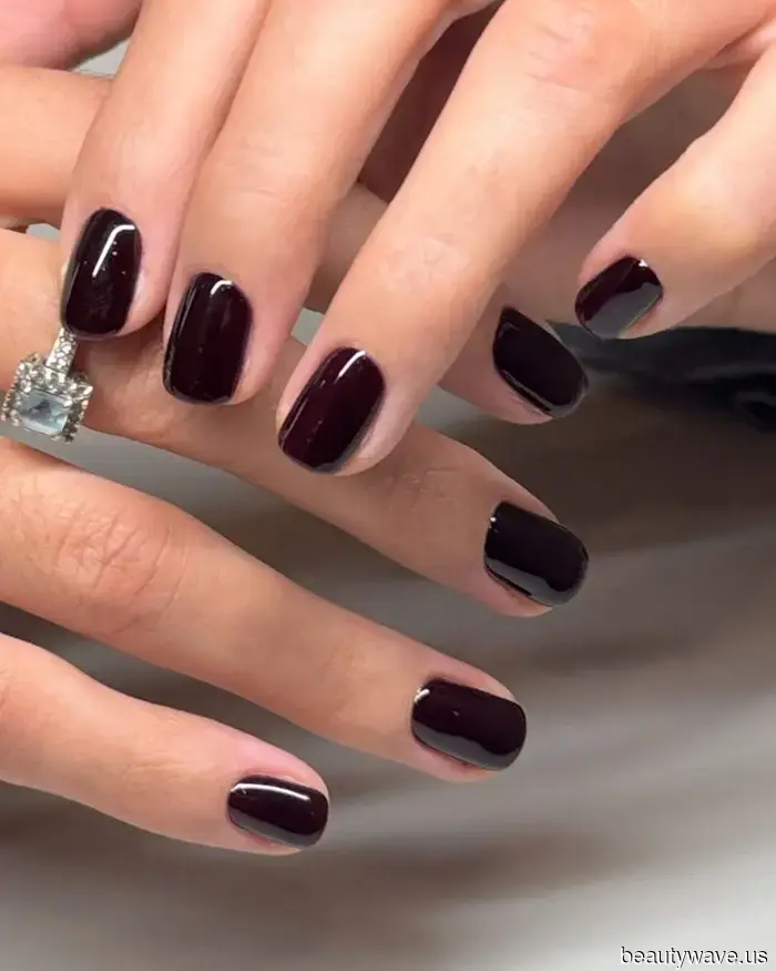 Sorry, Nude—These 21 Dark Nail Styles Show That Nothing is More Fashionable for Winter.