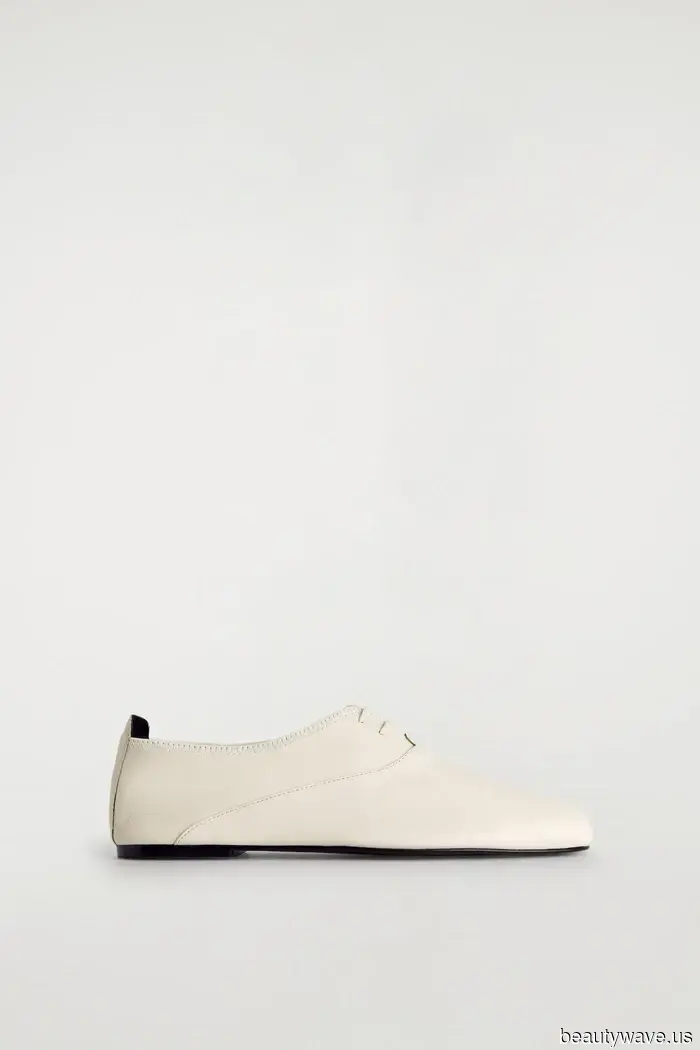 Not Loafers, Not Ballet Flats—This Is the Trend for Flat Shoes in 2026