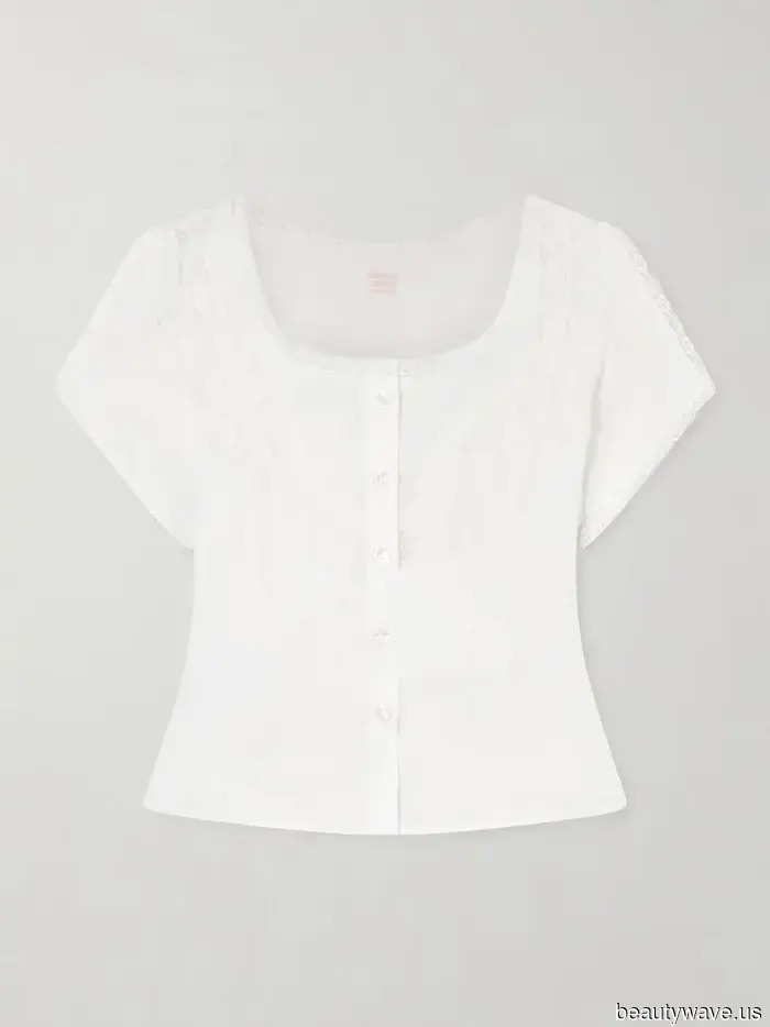 The Stylish Blouse That Fashion Enthusiasts Will Pair With Jeans All Spring Long