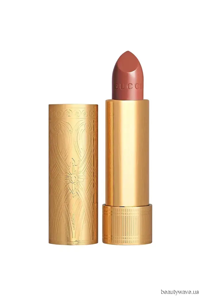 Olivia Dean's Beauty Styles Channel Ultimate Rom-Com Vibes: 9 Instances That Captivated Us