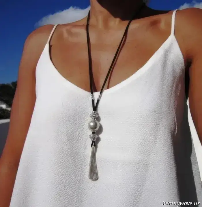 Out of the blue, everyone in the fashion world is sporting this jewelry trend—I recently discovered the most stylish option for less than $100.