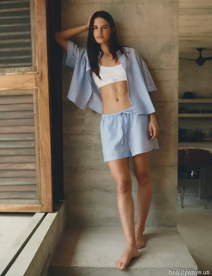 French women and Alexa both agree—this shorts trend is currently much more stylish than denim options.