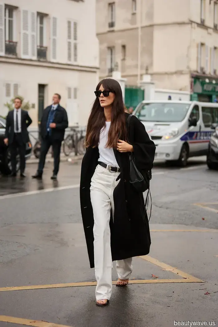 The Sole Denim Style You'll Notice on French and Italian Women During the Summer