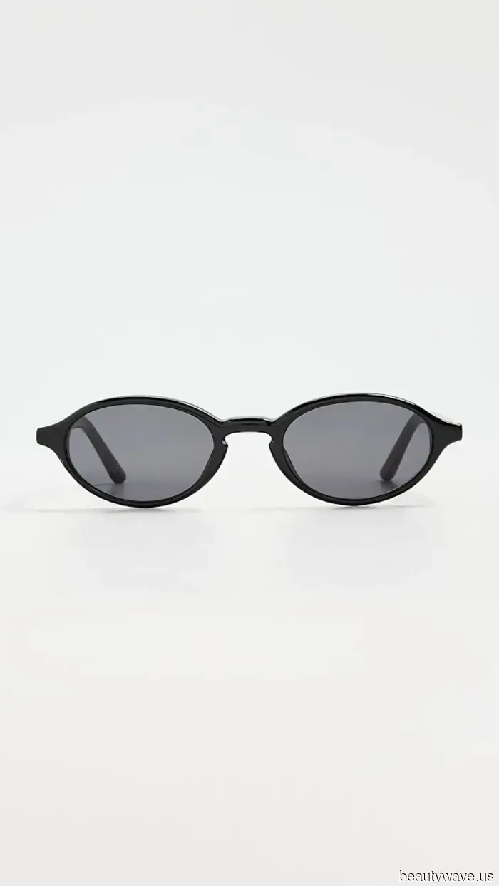 Public Service Announcement for All Who Purchased the Trending The Row and Ugg Slides This Year: Here's What to Pair Them With.