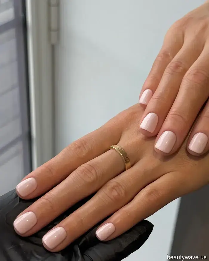 If you find it hard to make decisions at the salon, these 9 timeless nail colors will always appear chic.