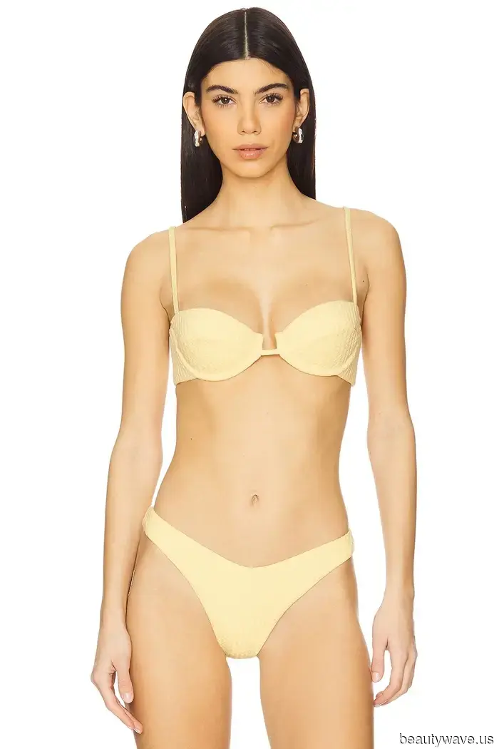 Estoy deseando unas vacaciones en la playa&mdash;39 artículos de Revolve que empacaría