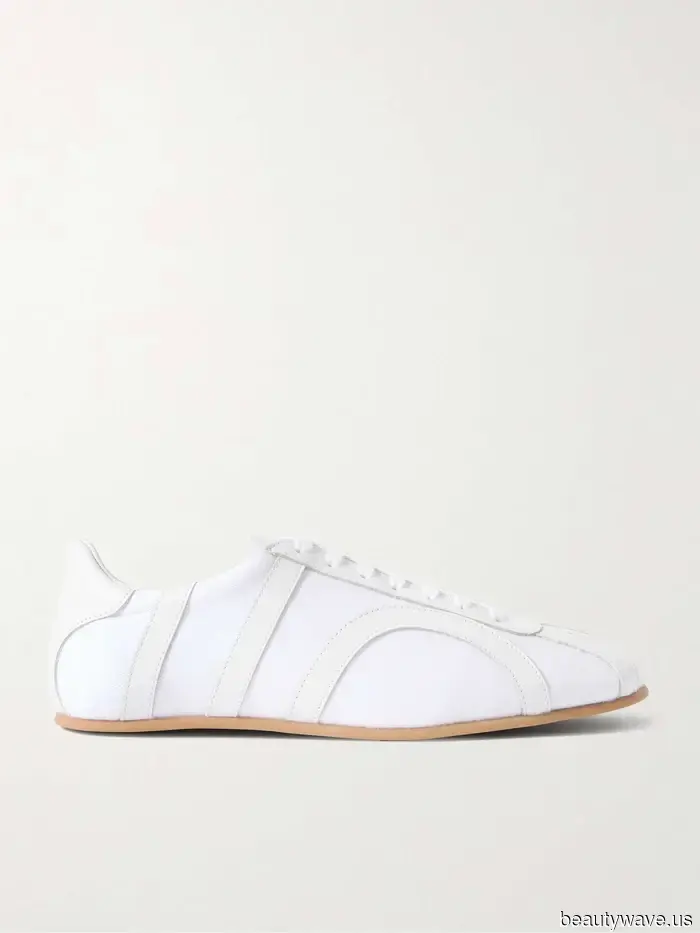 Тренд ультра-высоких кроссовок, который носит каждый с дорогим вкусом в 2026 году