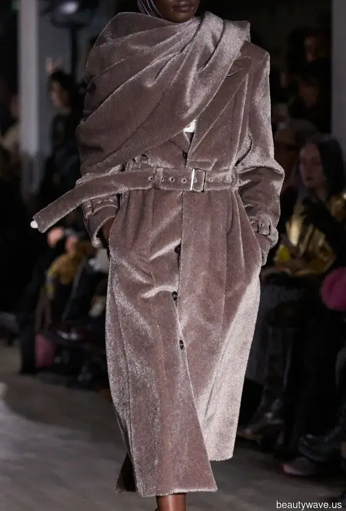 Chic Women in London, New York, and Paris Will Embrace These 8 Coat Trends This Autumn