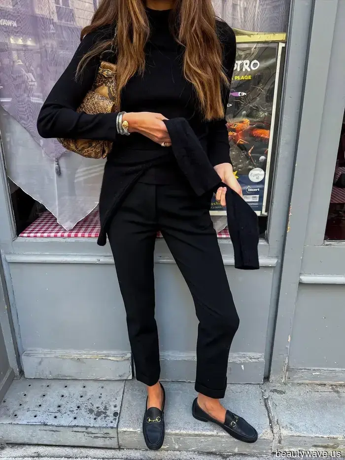 The Stylish Essential French Women Dress in More Than Just T-Shirts and Button-Downs.