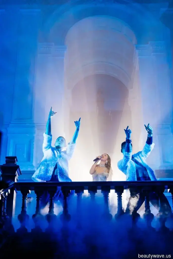 Dmitry Dibrov, Oksana Fedorova, and Alla Dovlatova were guests at the presentation of Anastasia Kazantseva's album in the center of Moscow.