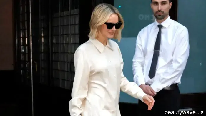 *No* Jeans y Zapatillas&mdash;Esta Combinación Elegante Es Mucho Más Chic Y Igual de Cómoda