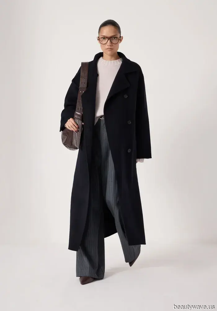 No Buttons, Not Double-Breasted—This Is the Timeless Coat Trend Kendall, Dakota, and Anya Are Embracing Instead.