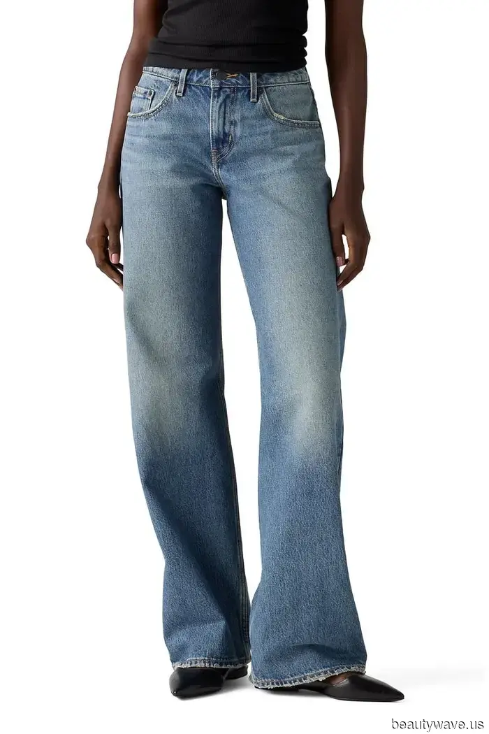 Not Barrel Jeans—These Are the Denim Trends Taking Over from Last Fall's Most Popular Styles.