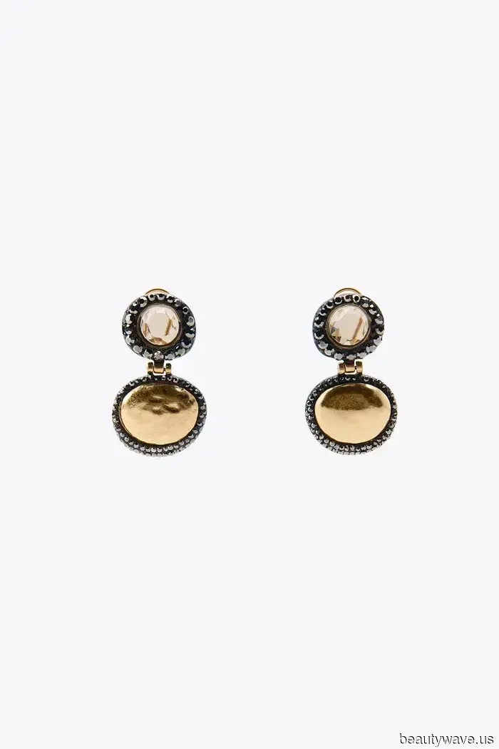 Updating my fall wardrobe is my main focus—36 shoes and accessories I'm thinking of including in my collection.