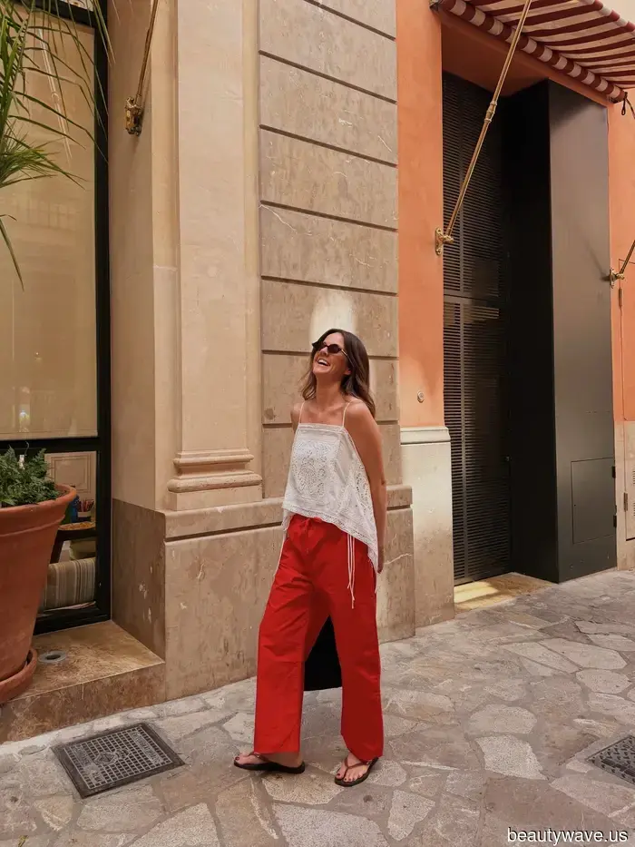 Not Linen, Not Taffeta—Stylish Dressers Are Embracing This Transitional Trouser Trend for Autumn.