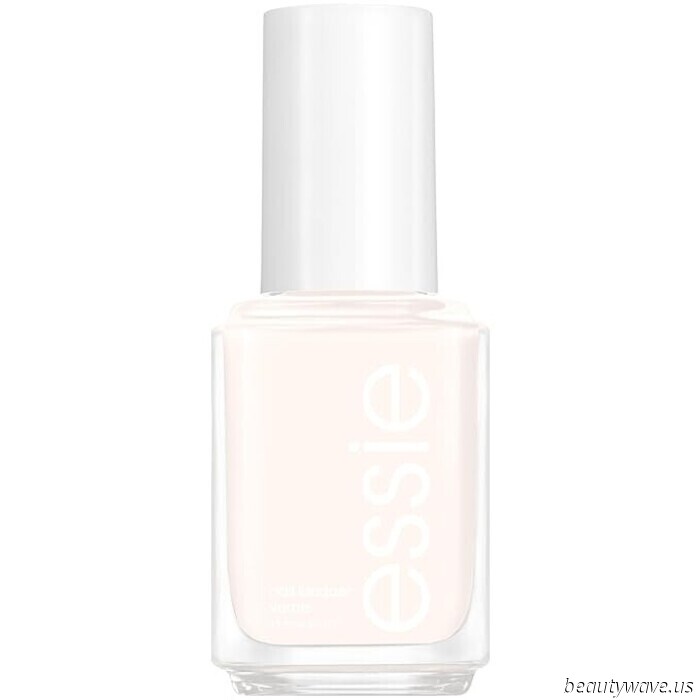 Según las Manicuristas Famosas (y Hailey Bieber), las Uñas de "Servicio Suave" Se están Apoderando del Verano de 2025