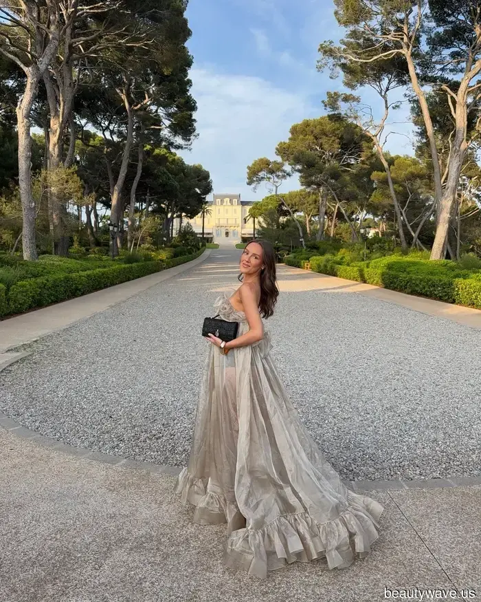 All of the most stylish French women I know believe this perfume epitomizes luxury.