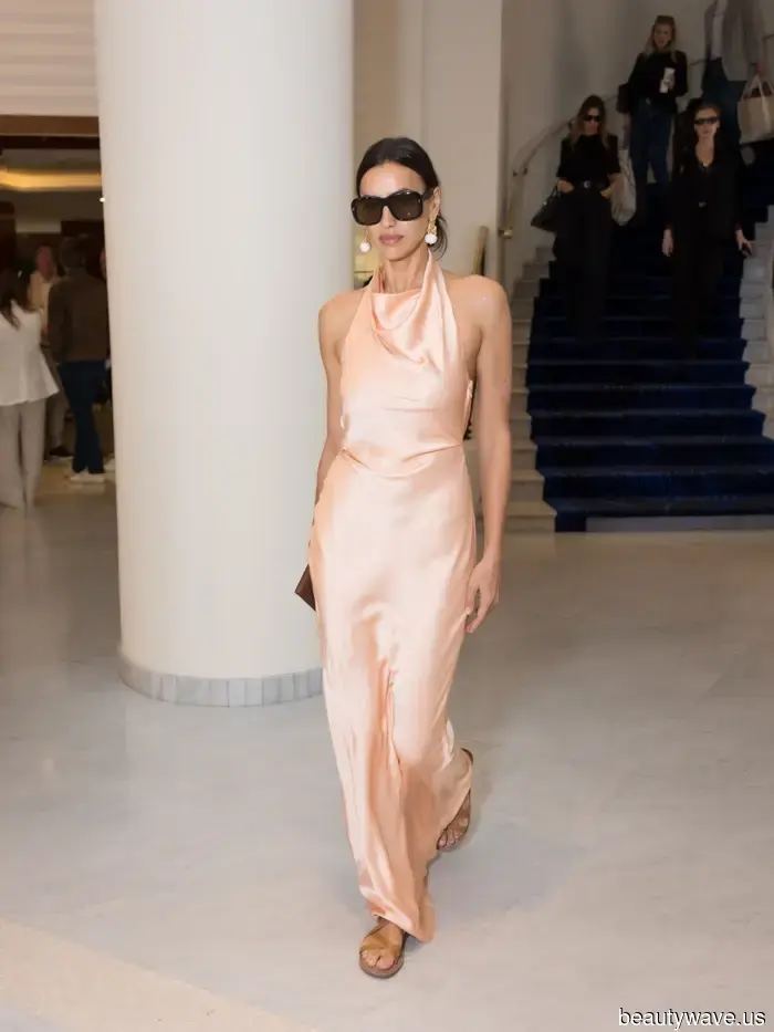 I've Discovered It: This Stylish Sandal Color Trend Matches Every Dress.