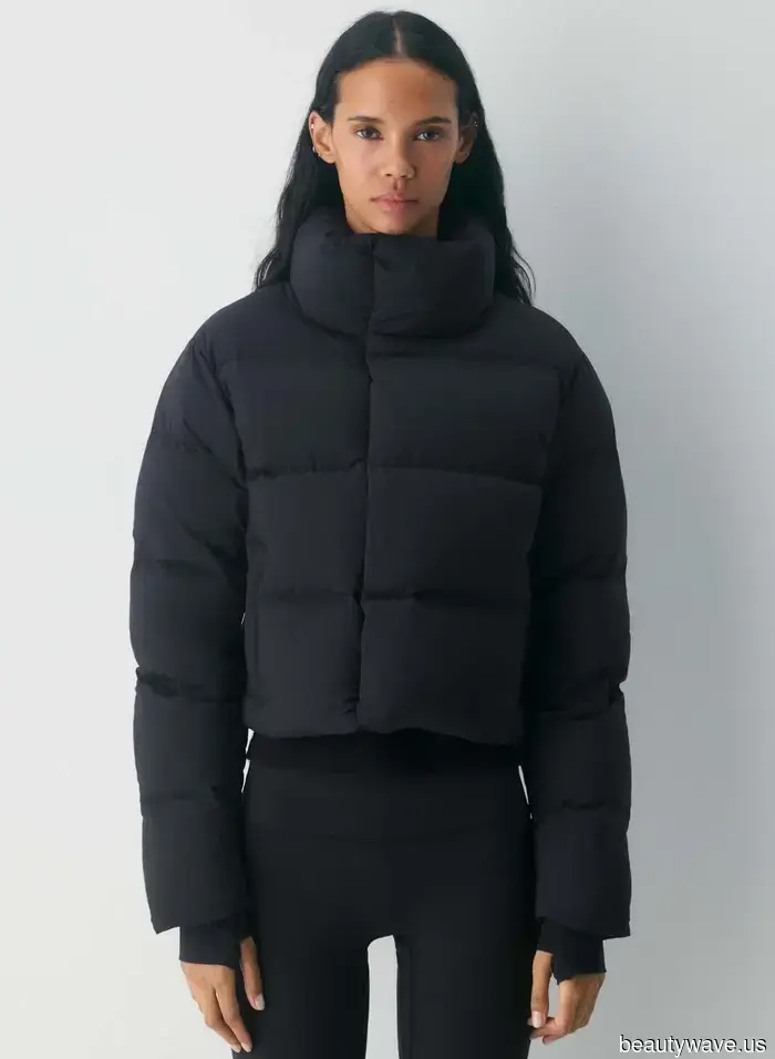 En lugar de leggings y zapatillas, las chicas de moda están usando chaquetas acolchadas con estos pantalones no ajustados y botas.