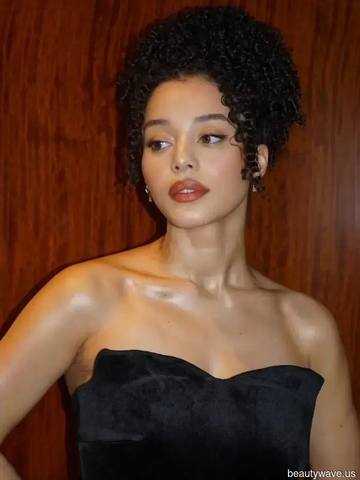 23 schicke lockige Frisuren, die deine natürliche Textur umarmen