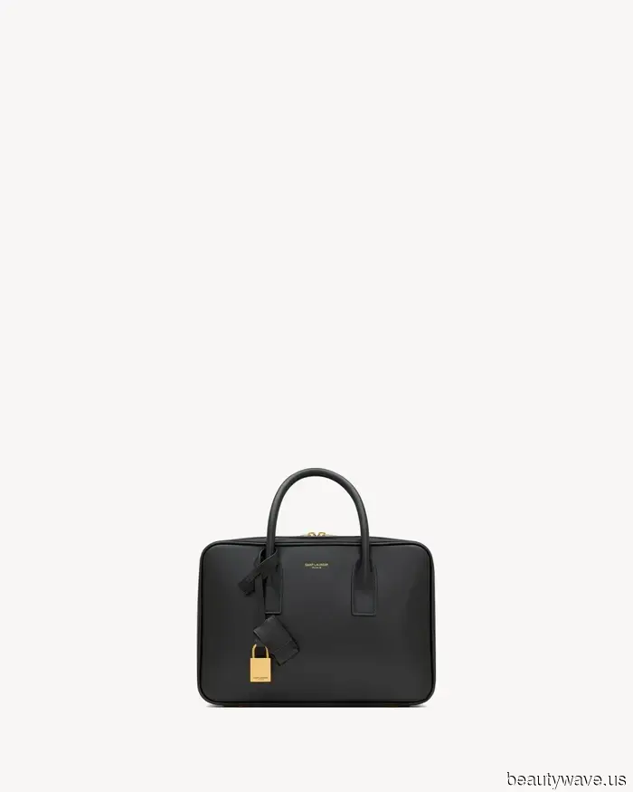 So che hai un gusto classico se stai portando questa borsa senza tempo.