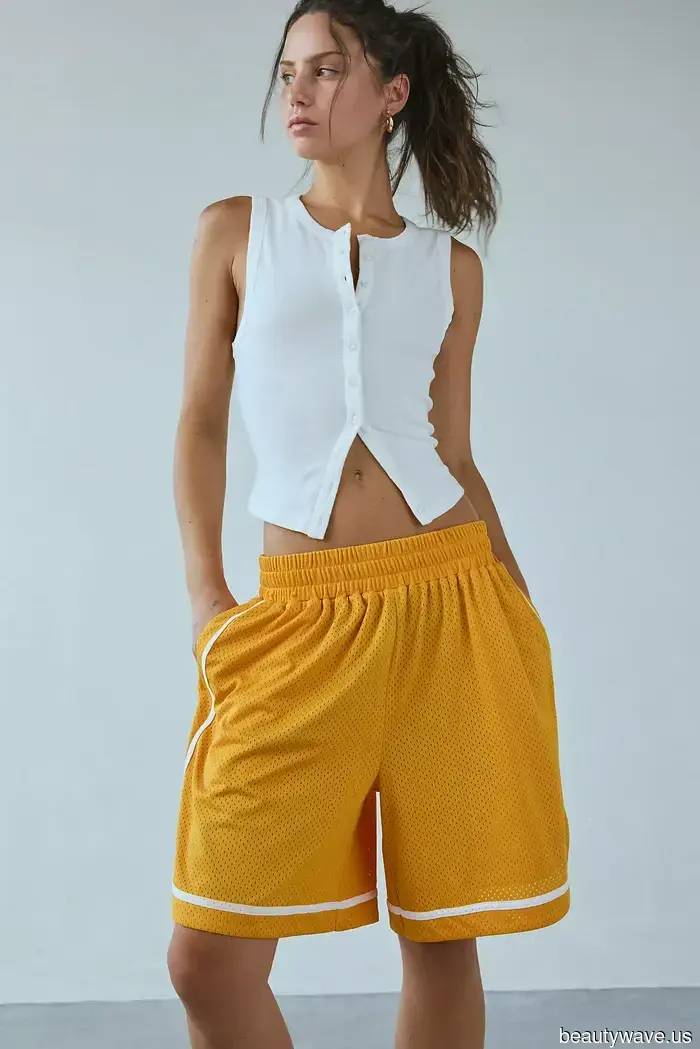 Los pantalones cortos de ciclismo han perdido su brillo&mdash;esta es la tendencia deportiva que la gente de moda está usando en su lugar.