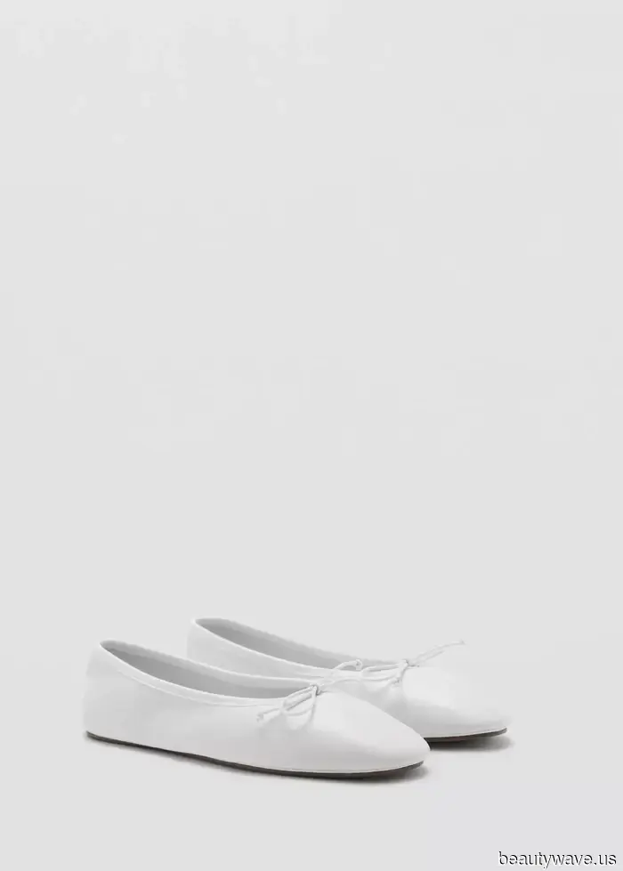 Le ballerine colorate che le ragazze stanno indossando con i pantaloni estivi non sono nere o marroni&mdash;sono molto più cool.